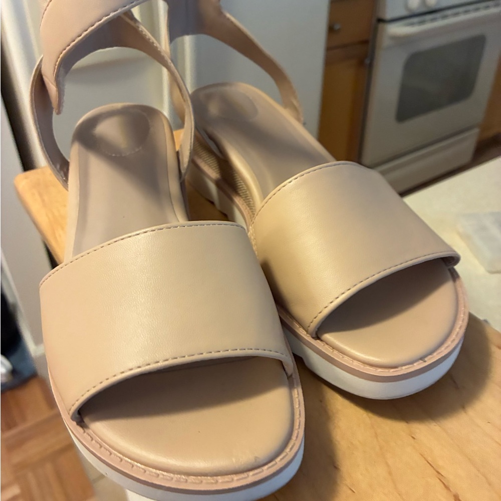 Giani Bernini Tan Sandals